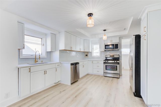 27740 Bohnhoff Street, Roseville, MI 48066