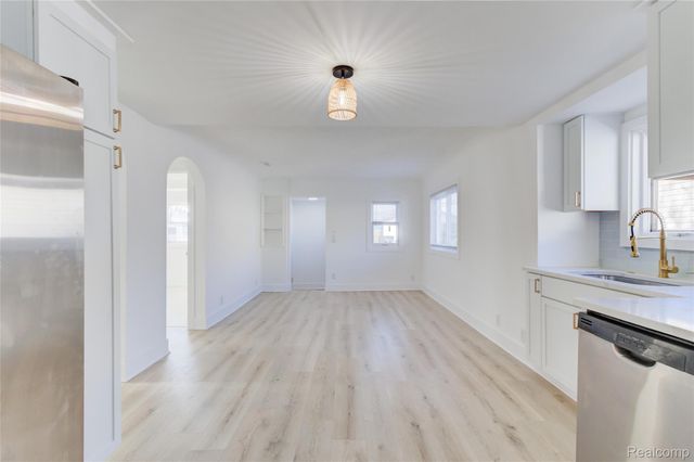 27740 Bohnhoff Street, Roseville, MI 48066