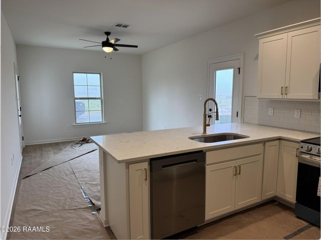 204 Willowbend Way, Youngsville, LA 70592