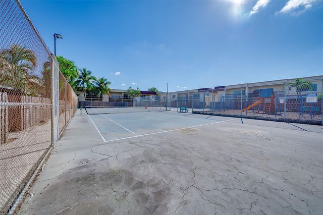 4155 SW 66th Ter 104, Davie, FL 33314