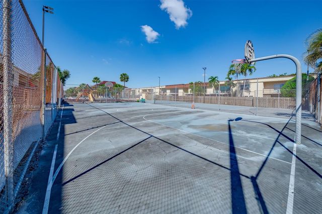 4155 SW 66th Ter 104, Davie, FL 33314