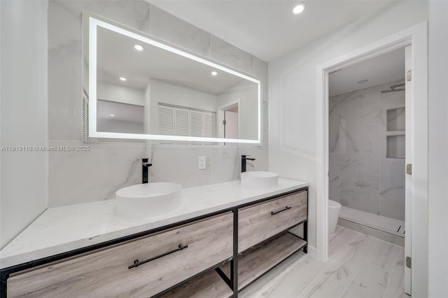 4155 SW 66th Ter 104, Davie, FL 33314