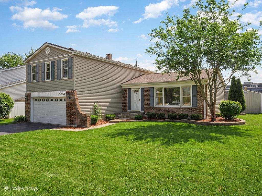 24W681 Woodcrest Drive, Naperville, IL 60540