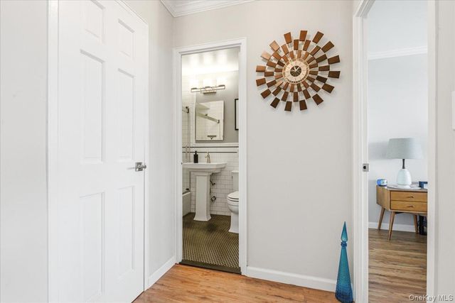7025 Yellowstone Boulevard 8Q, Forest Hills, NY 11375