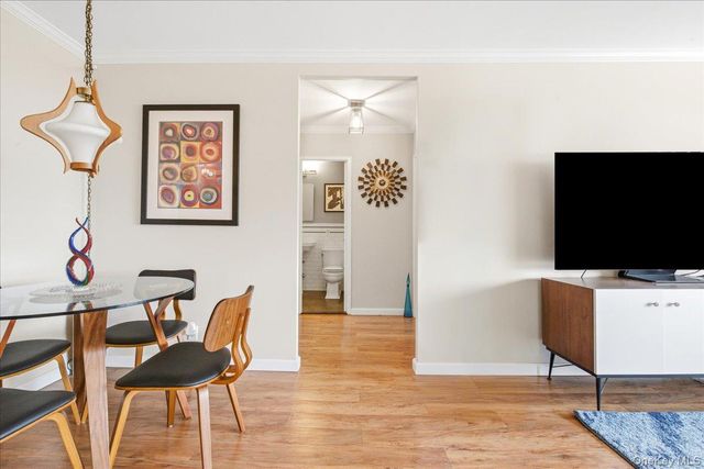 7025 Yellowstone Boulevard 8Q, Forest Hills, NY 11375