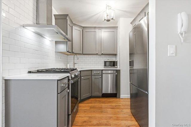 7025 Yellowstone Boulevard 8Q, Forest Hills, NY 11375