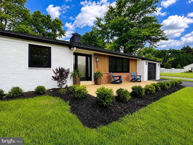800 FALCON LN, West Chester, PA 19382