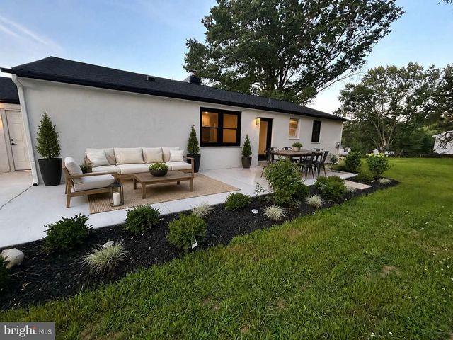 800 FALCON LN, West Chester, PA 19382