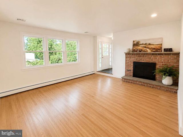 800 FALCON LN, West Chester, PA 19382