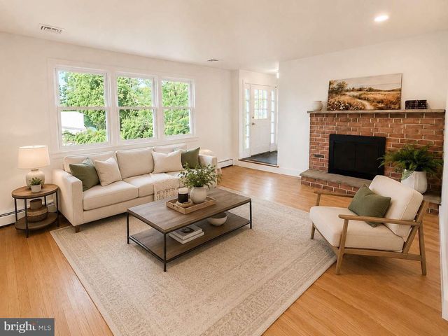 800 FALCON LN, West Chester, PA 19382