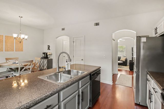 553 Rosedale Ave Apt 128, Nashville, TN 37211