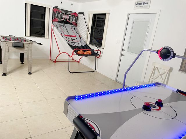 1067 SW 3rd Street, Hallandale Beach, FL 33009