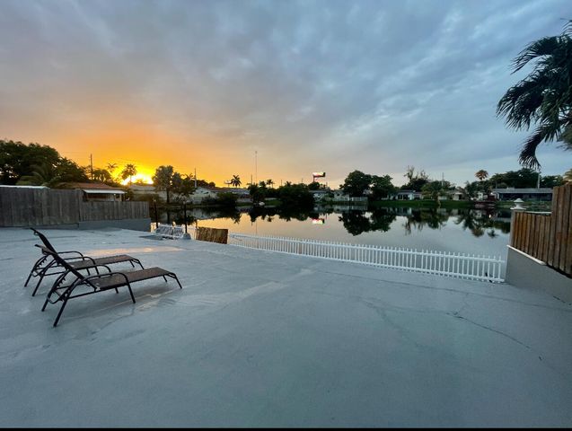 1067 SW 3rd Street, Hallandale Beach, FL 33009