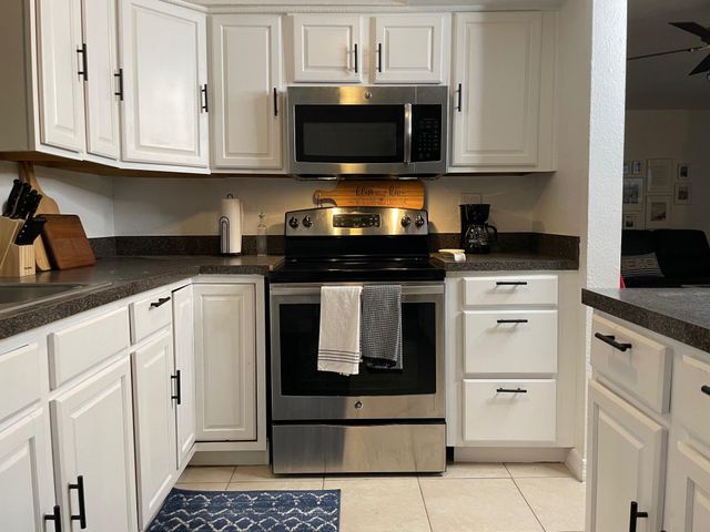 1067 SW 3rd Street, Hallandale Beach, FL 33009