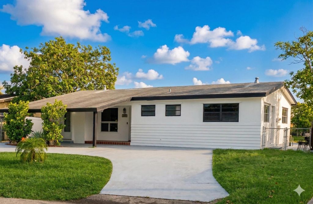 1067 SW 3rd Street, Hallandale Beach, FL 33009