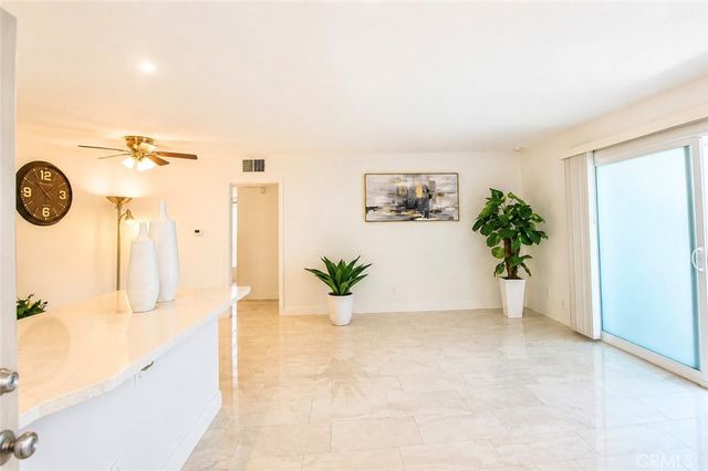 2827 S Fairview Street G, Santa Ana, CA 92704