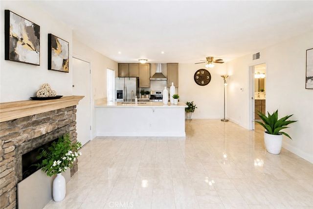 2827 S Fairview Street G, Santa Ana, CA 92704