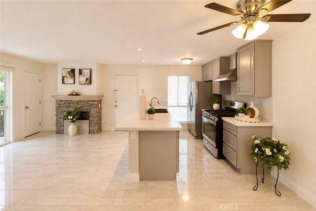 2827 S Fairview Street G, Santa Ana, CA 92704
