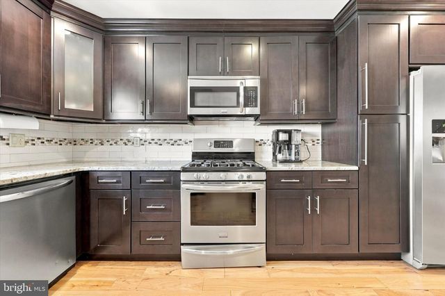450 ROXBOROUGH AVE, Philadelphia, PA 19128
