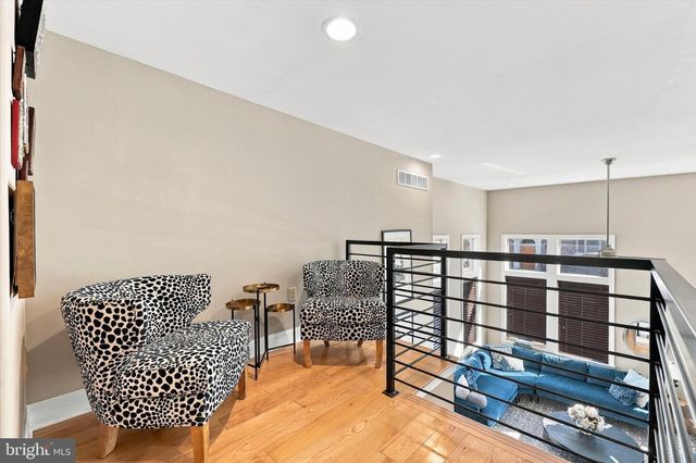 450 ROXBOROUGH AVE, Philadelphia, PA 19128