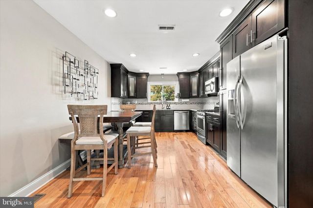 450 ROXBOROUGH AVE, Philadelphia, PA 19128
