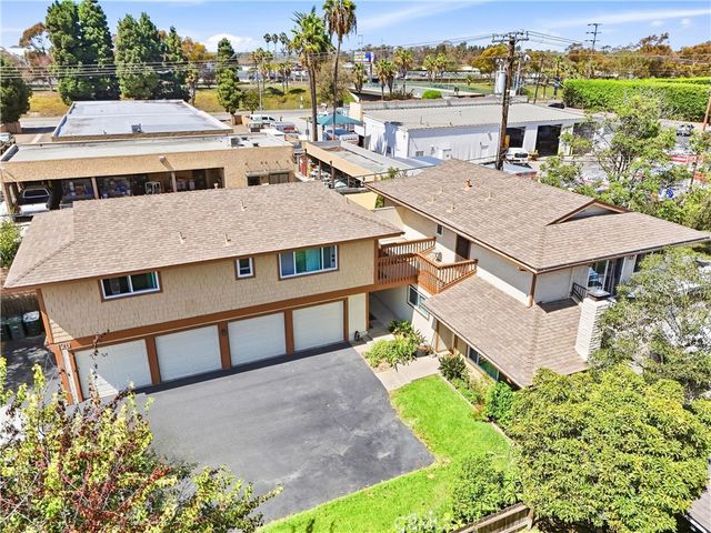 120 Lisa Lane, Costa Mesa, CA 92627