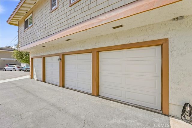 120 Lisa Lane, Costa Mesa, CA 92627