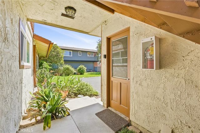 120 Lisa Lane, Costa Mesa, CA 92627