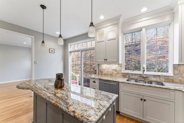 4 Woods Way, Redding, CT 06896