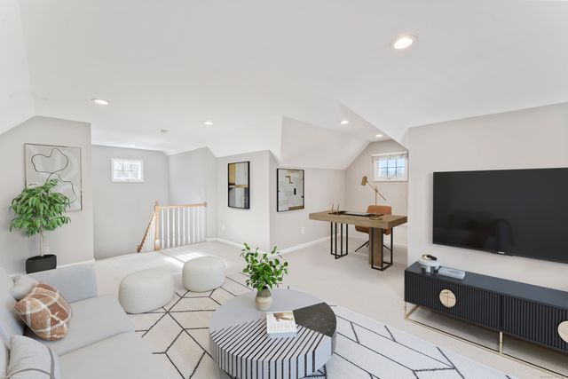 4 Woods Way, Redding, CT 06896