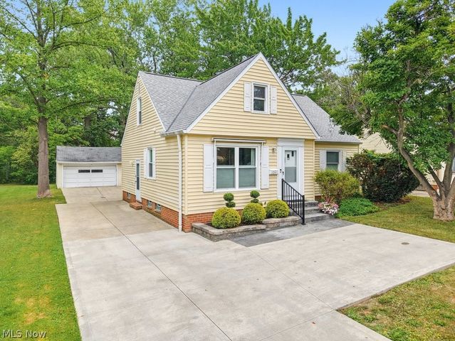 1691 S Green Road, South Euclid, OH 44121