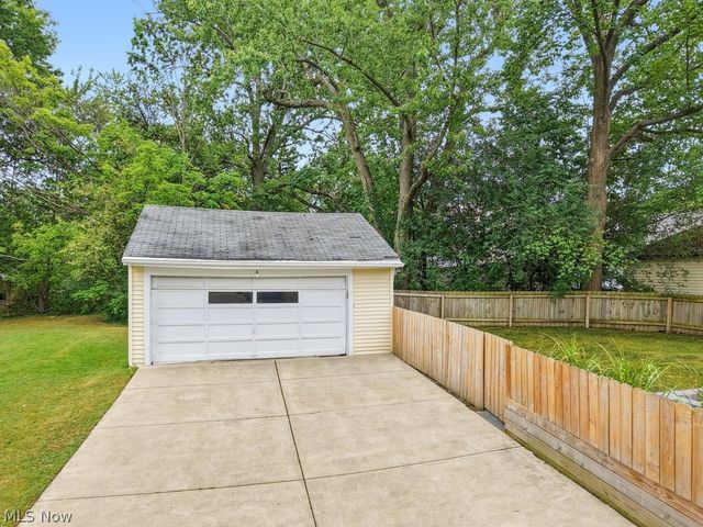 1691 S Green Road, South Euclid, OH 44121