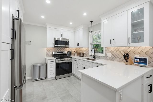 1691 S Green Road, South Euclid, OH 44121