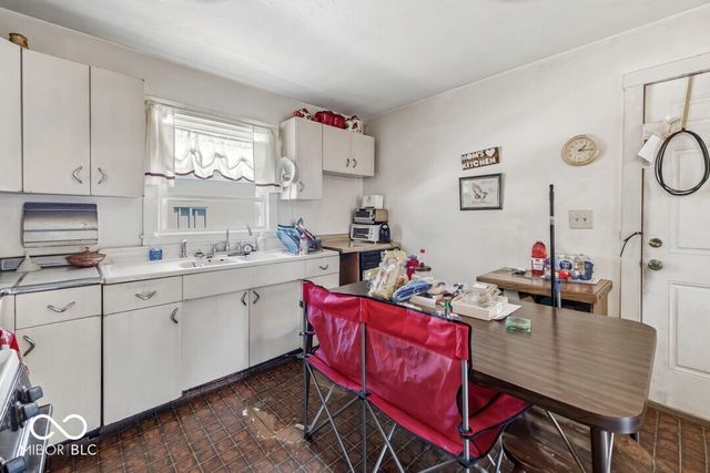 3305 S Lyons Avenue, Indianapolis, IN 46221