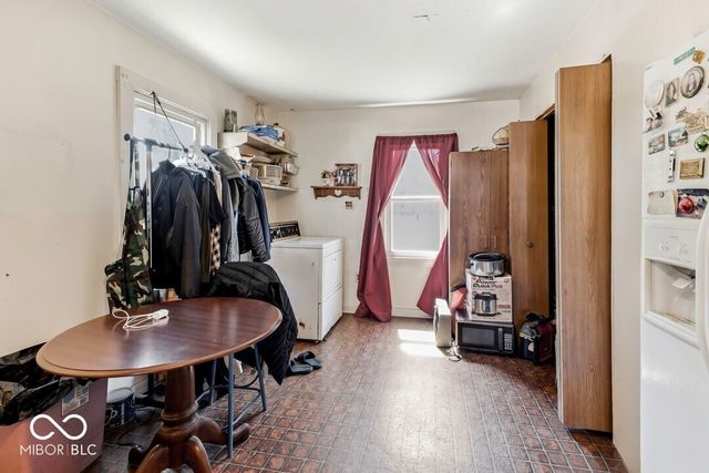 3305 S Lyons Avenue, Indianapolis, IN 46221