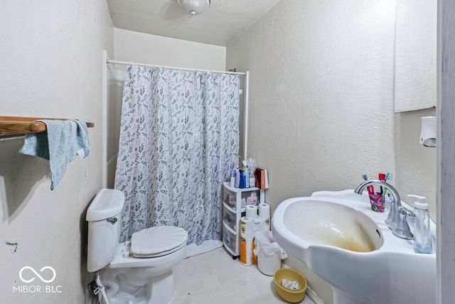 3305 S Lyons Avenue, Indianapolis, IN 46221