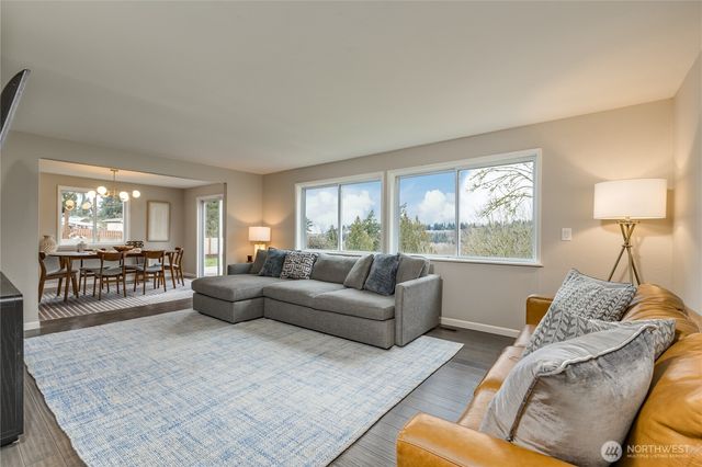 3215 Scenic Drive, Auburn, WA 98092