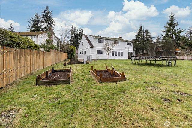 3215 Scenic Drive, Auburn, WA 98092