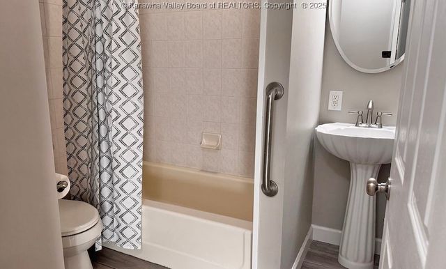 106 Azalea Drive, Elkview, WV 25071