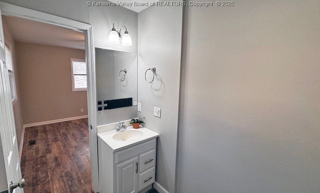 106 Azalea Drive, Elkview, WV 25071