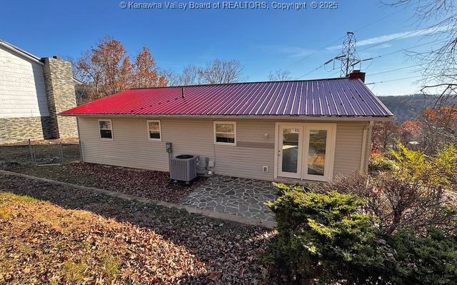 106 Azalea Drive, Elkview, WV 25071