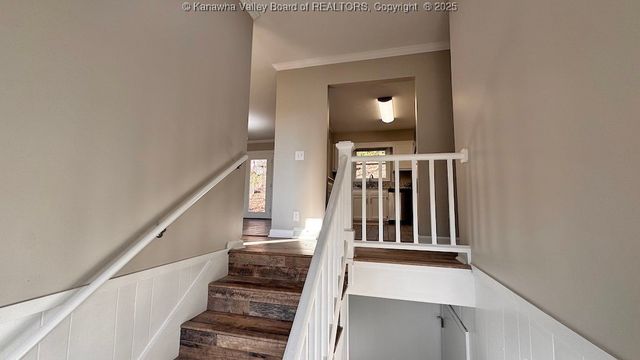 106 Azalea Drive, Elkview, WV 25071