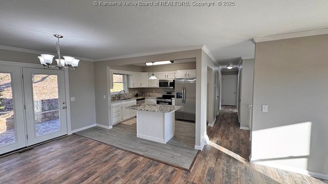 106 Azalea Drive, Elkview, WV 25071