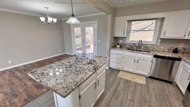 106 Azalea Drive, Elkview, WV 25071