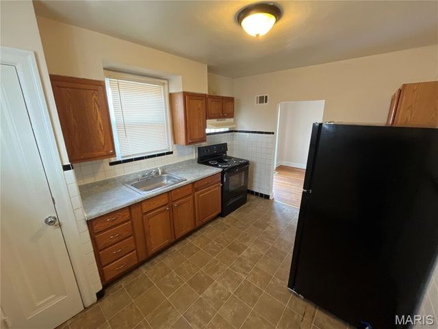 8841 Jennings Station Road, Jennings, MO 63136