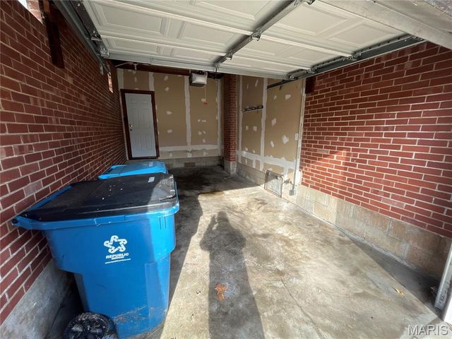 8841 Jennings Station Road, Jennings, MO 63136