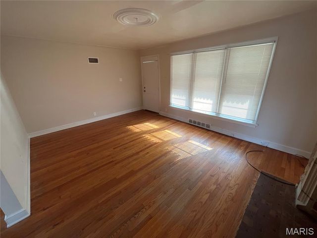 8841 Jennings Station Road, Jennings, MO 63136