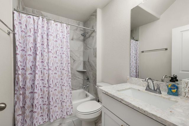 2725 Lakeside Shore Drive, League City, TX 77573