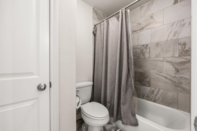 2725 Lakeside Shore Drive, League City, TX 77573