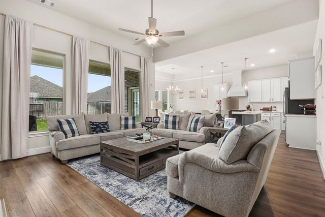 2725 Lakeside Shore Drive, League City, TX 77573